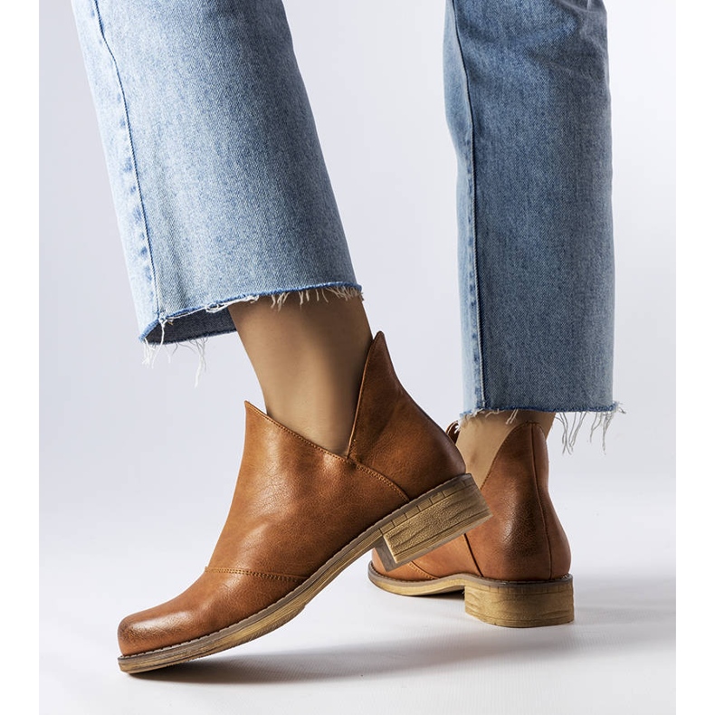 PA1 Brązowe botki z nieregularną cholewką Lacombe 1