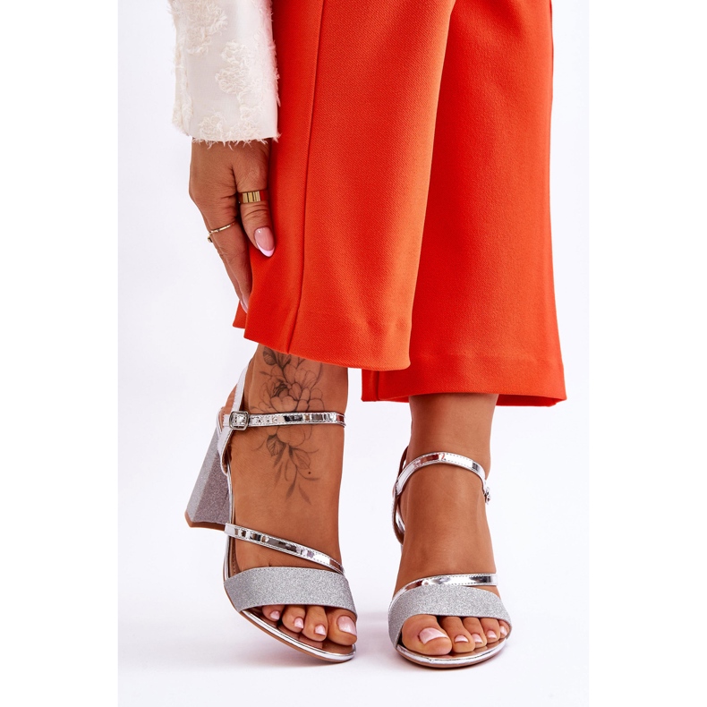 Vinceza Błyszczące Sandały Na Obcasie Srebrne Alicia srebrny 1