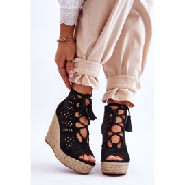 FB1 Zamszowe Ażurowe Botki Na Koturnie Czarne Berthe 1