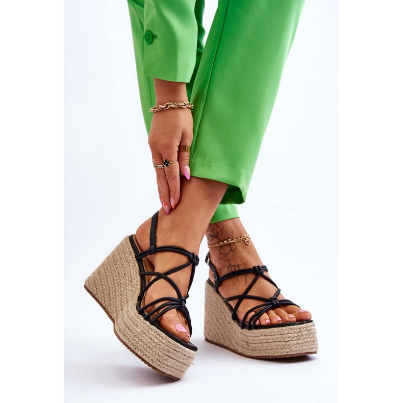 Modne Sandały Na Koturnie Z Plecionką Czarne Nessia 2