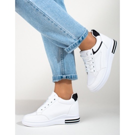 Białe sneakersy z ukrytą koturną Shelovet 3