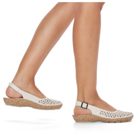 Skórzane komfortowe sandały ażurowe beżowe Rieker 44861-60 beżowy 10