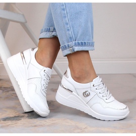 Skórzane komfortowe półbuty damskie na koturnie sneakersy białe S.Barski LR29169 1