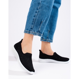 Czarne materiałowe buty wsuwane slip on z ćwiekami Shelovet 1
