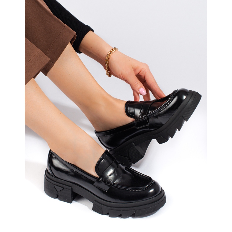 Czarne klasyczne mokasyny na platformie Shelovet 2