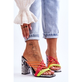 Klapki Na Obcasie Z Paseczkami Wężowe Neonowe Beckie czarne 1