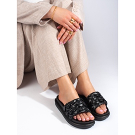 Czarne klapki na grubej platformie Shelovet 1