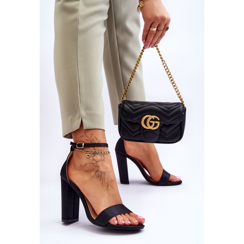 Satynowe Sandały Na Obcasie Czarne Linsy 2