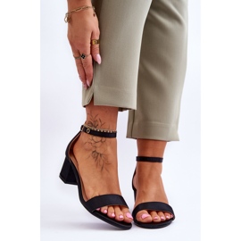 PG1 Satynowe Sandały Na Niskim Obcasie Czarne Juliet 1