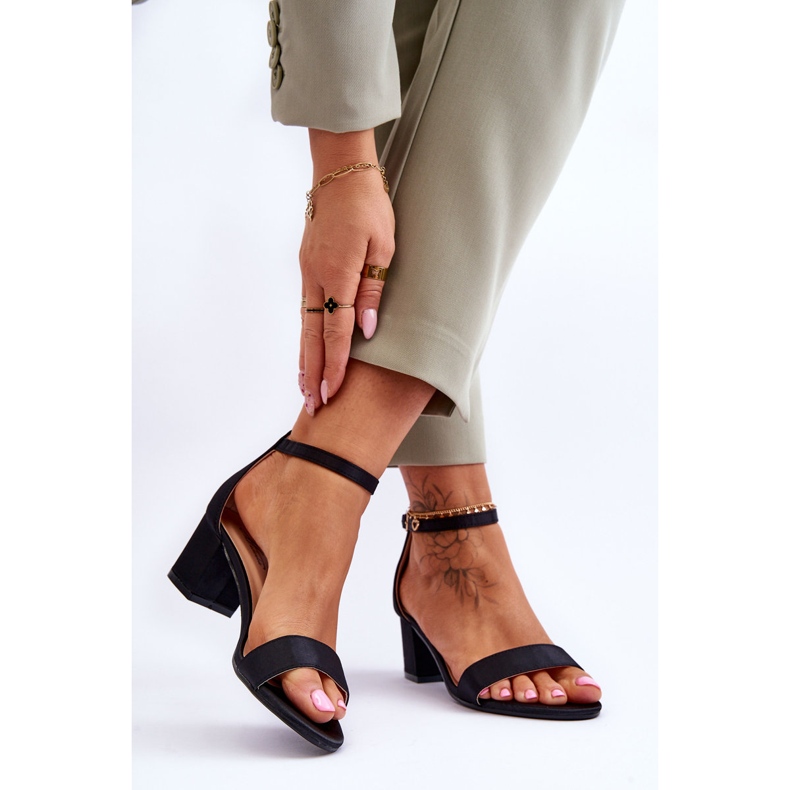 PG1 Satynowe Sandały Na Niskim Obcasie Czarne Juliet 2