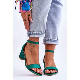 PG1 Satynowe Sandały Na Niskim Obcasie Zielone Juliet 1