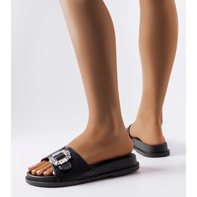 Czarne klapki zdobione cyrkoniami Griegsvei 2