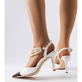 Białe szpilki z perełkami Ridge 1