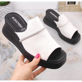 M. DASZYŃSKI Klapki damskie na koturnie białe M.Daszyński SA209-2 1