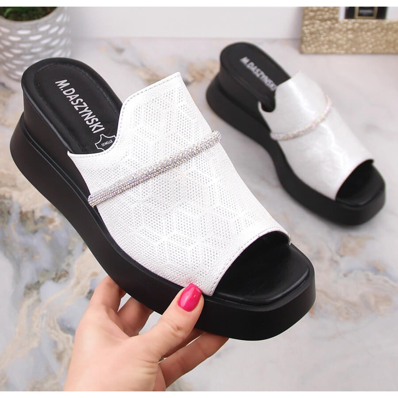 M. DASZYŃSKI Klapki damskie na koturnie srebrne M.Daszyński SA209-2 srebrny 1