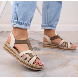Komfortowe sandały damskie na koturnie beżowe Rieker 62918-62 beżowy 3