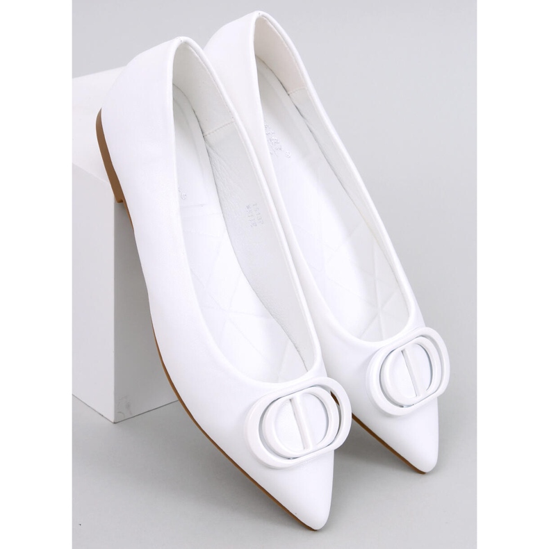 Baleriny z migdałowymi noskami Falana White białe 1