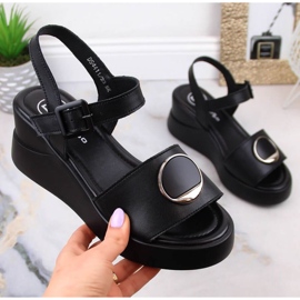 Skórzane sandały na koturnie Filippo W DS4411 czarne 1