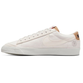 Buty Nike Blazer Low '77 Prm M DV7231 001 białe 1