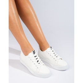 Białe klasyczne buty sportowe Shelovet 2