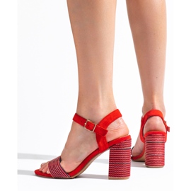 Damskie beżowe sandały z ozdobnym obcasem Shelovet czerwone 2