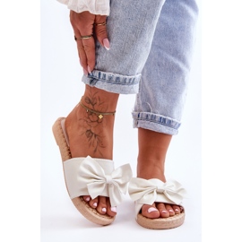 FK1 Modne Damskie Klapki Z Kokardą Białe Estera 1